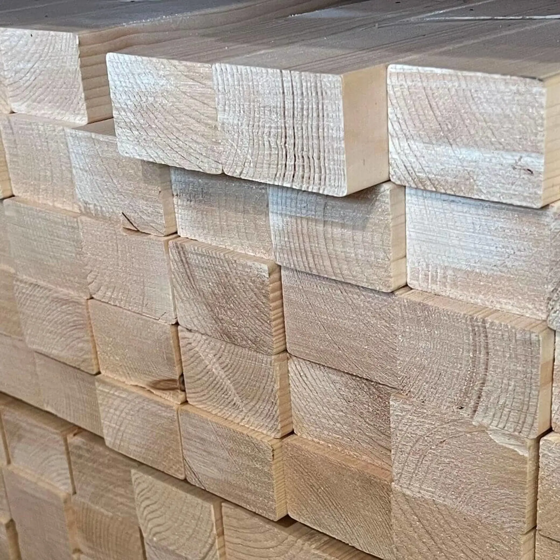 Sarrafão de Abeto Aparelhado - 45 x 70 x 4800