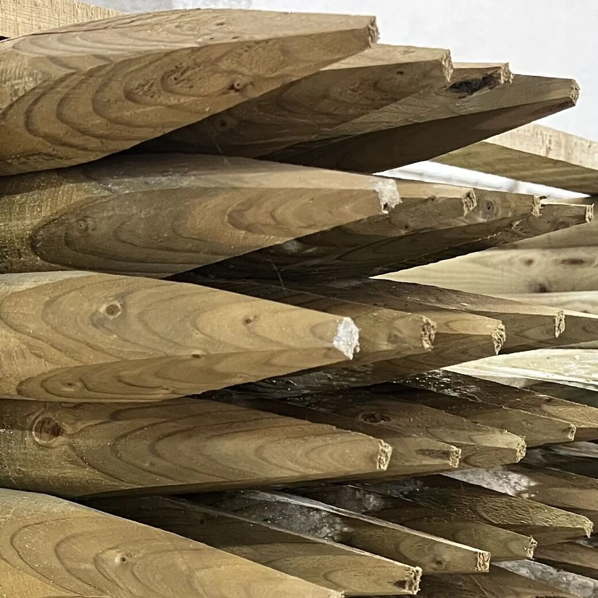 Postes Torneados de Pinho - 60mm