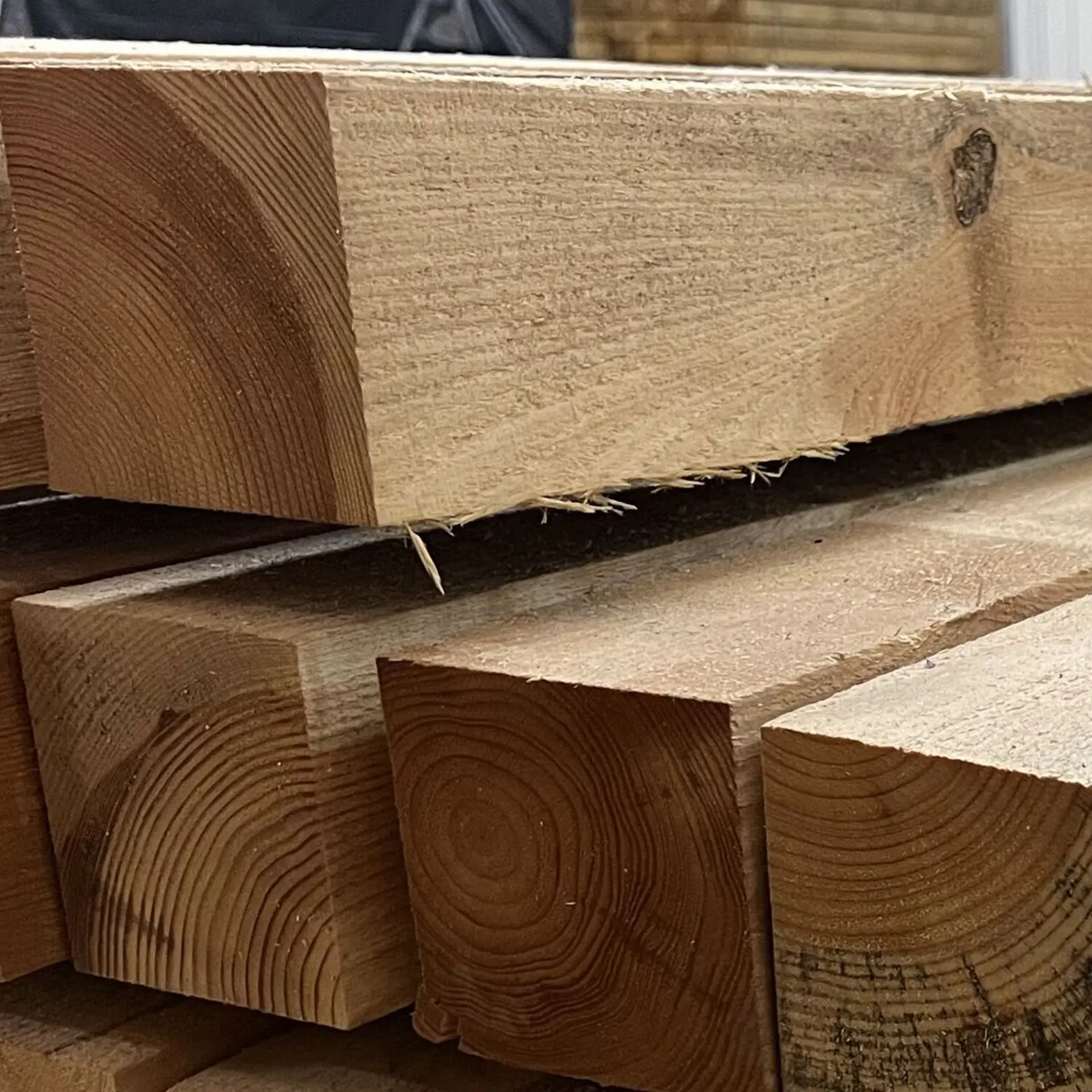 Barrotes de Pinho Tosco - 98 x 98 x 2400