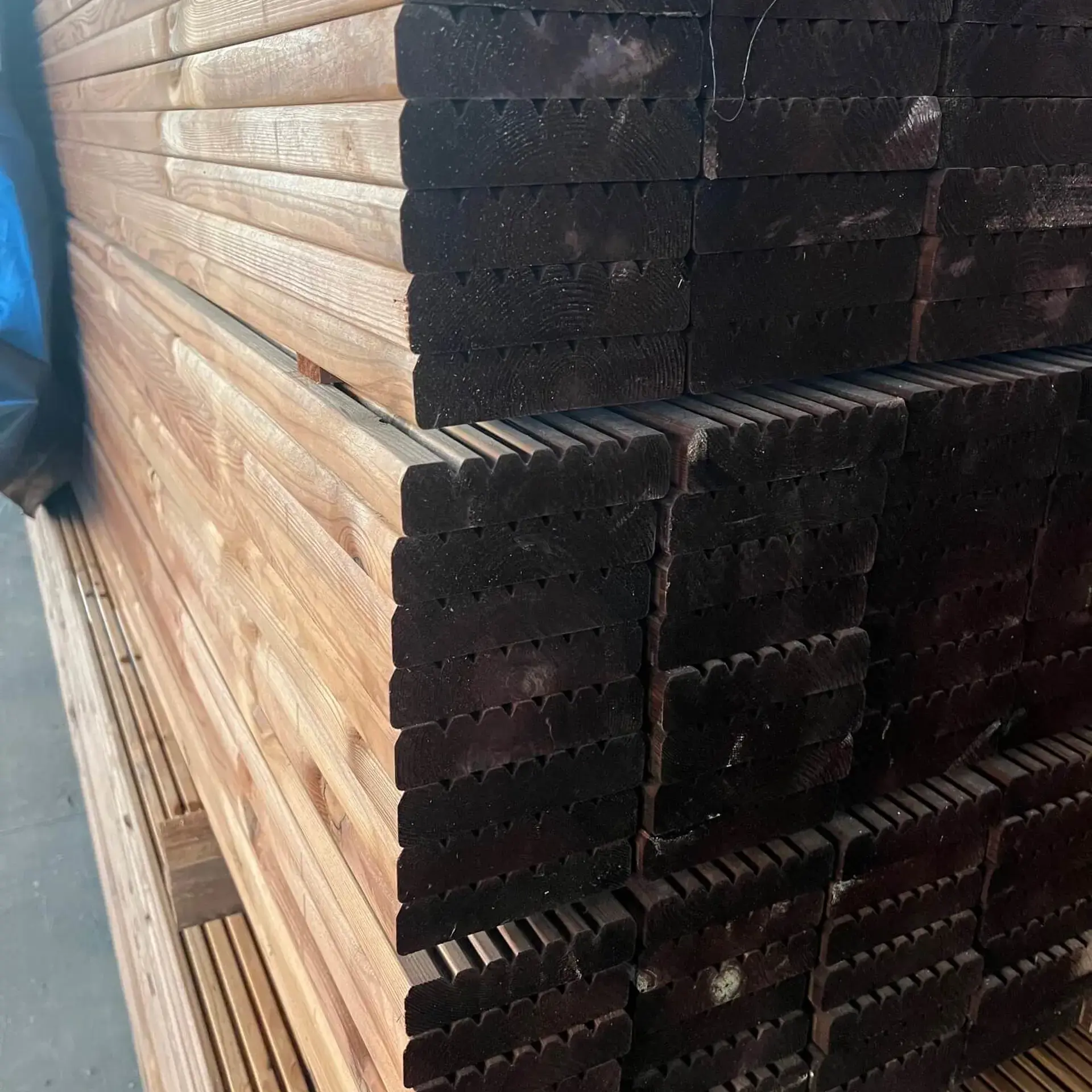 Decks de Pinho Castanho - 28 x 120 x 3600 - 10.90€