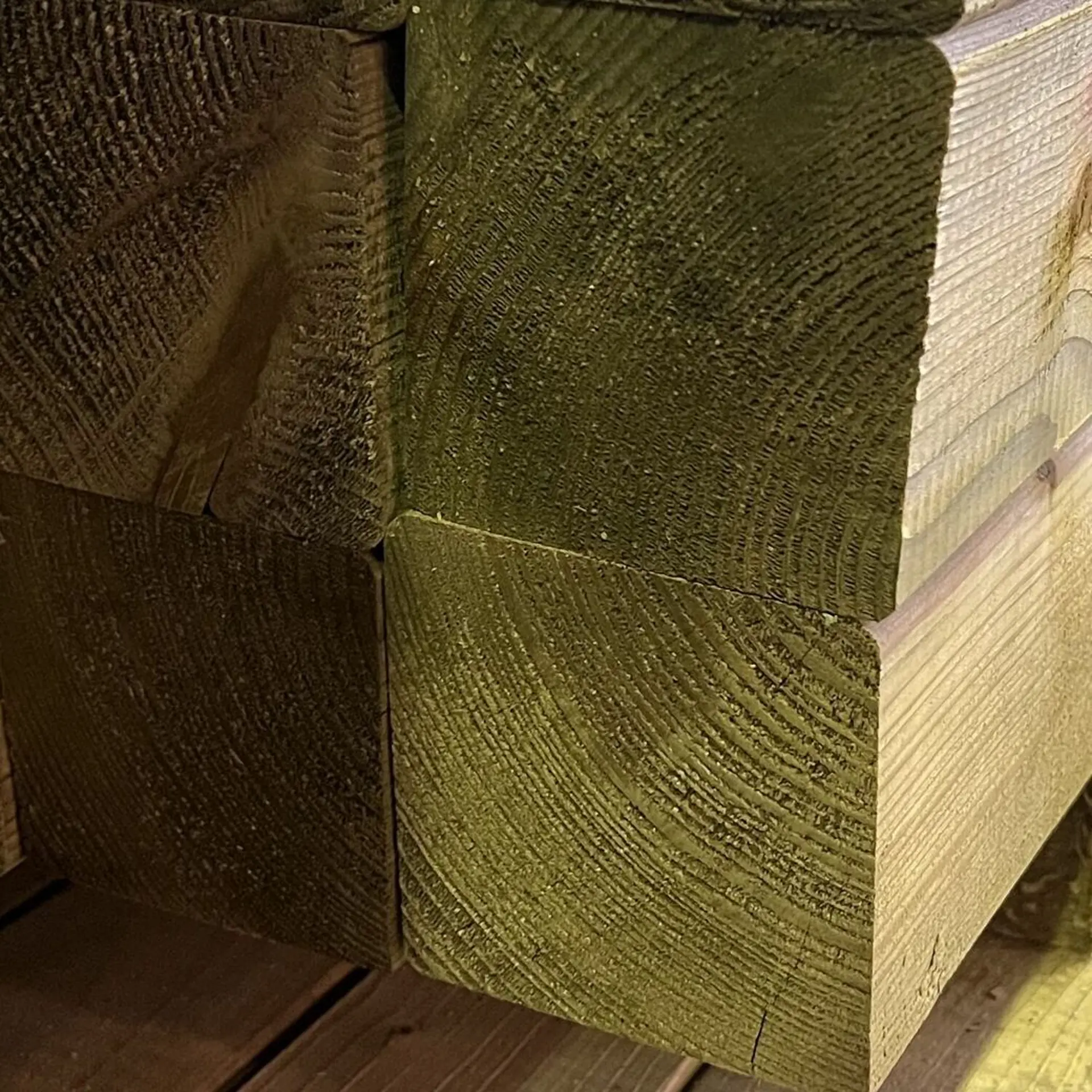 Barrotes de Pinho Aparelhado- 95 x 95 x 4800