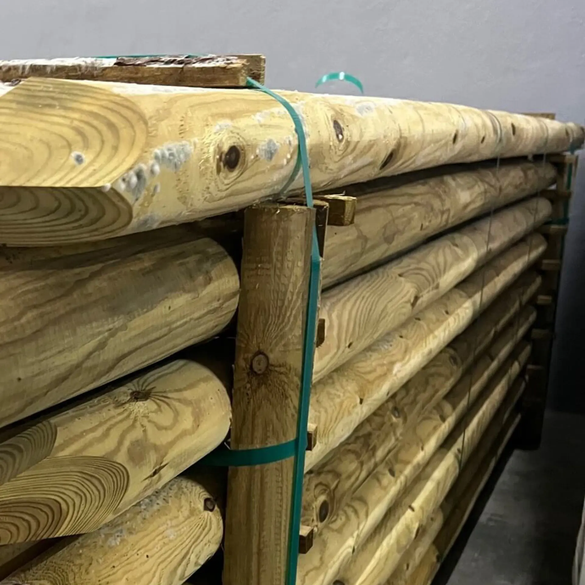 Postes Torneados de Pinho - 90x2000