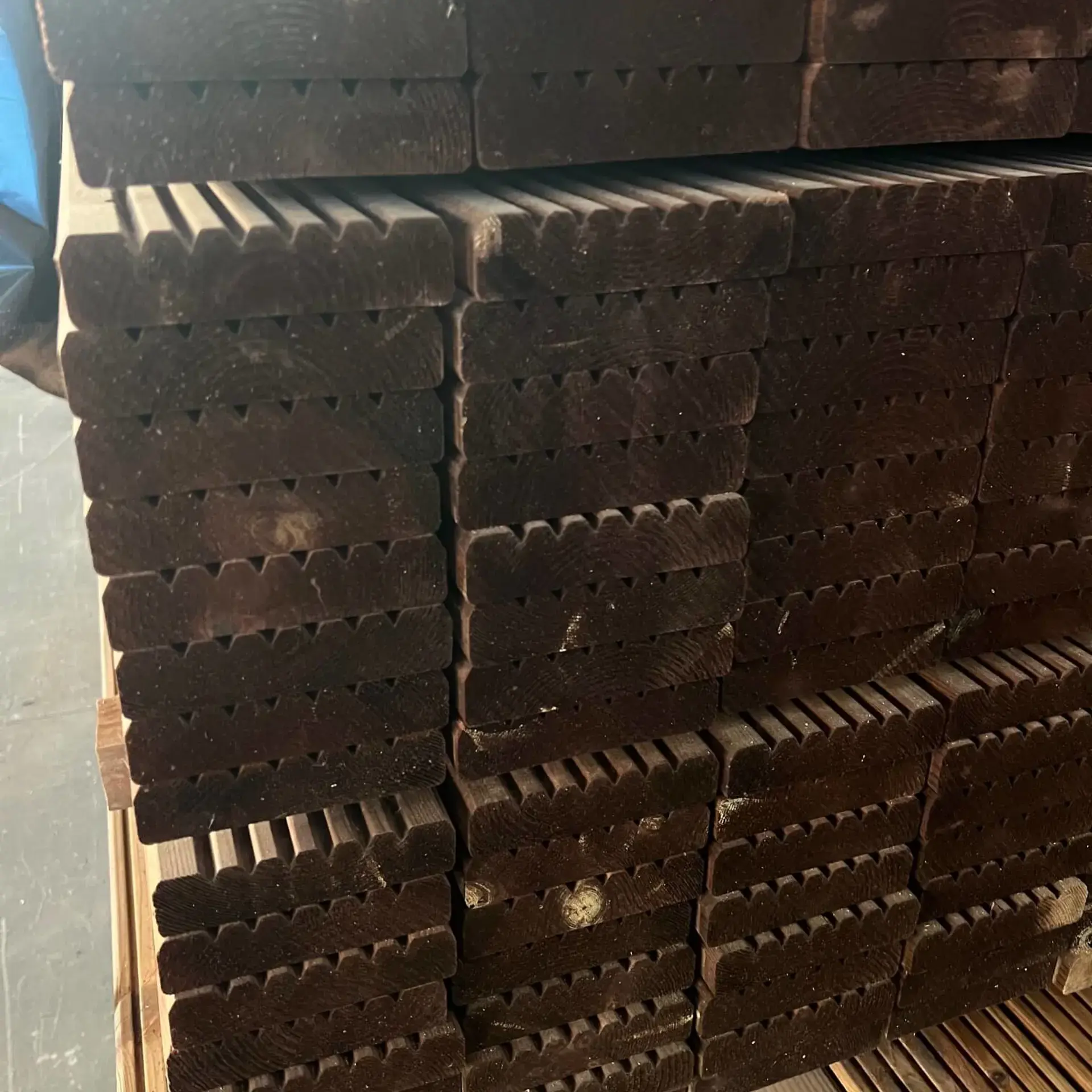 Decks de Pinho Castanho - 28 x 120 x 3600 - 10.90€