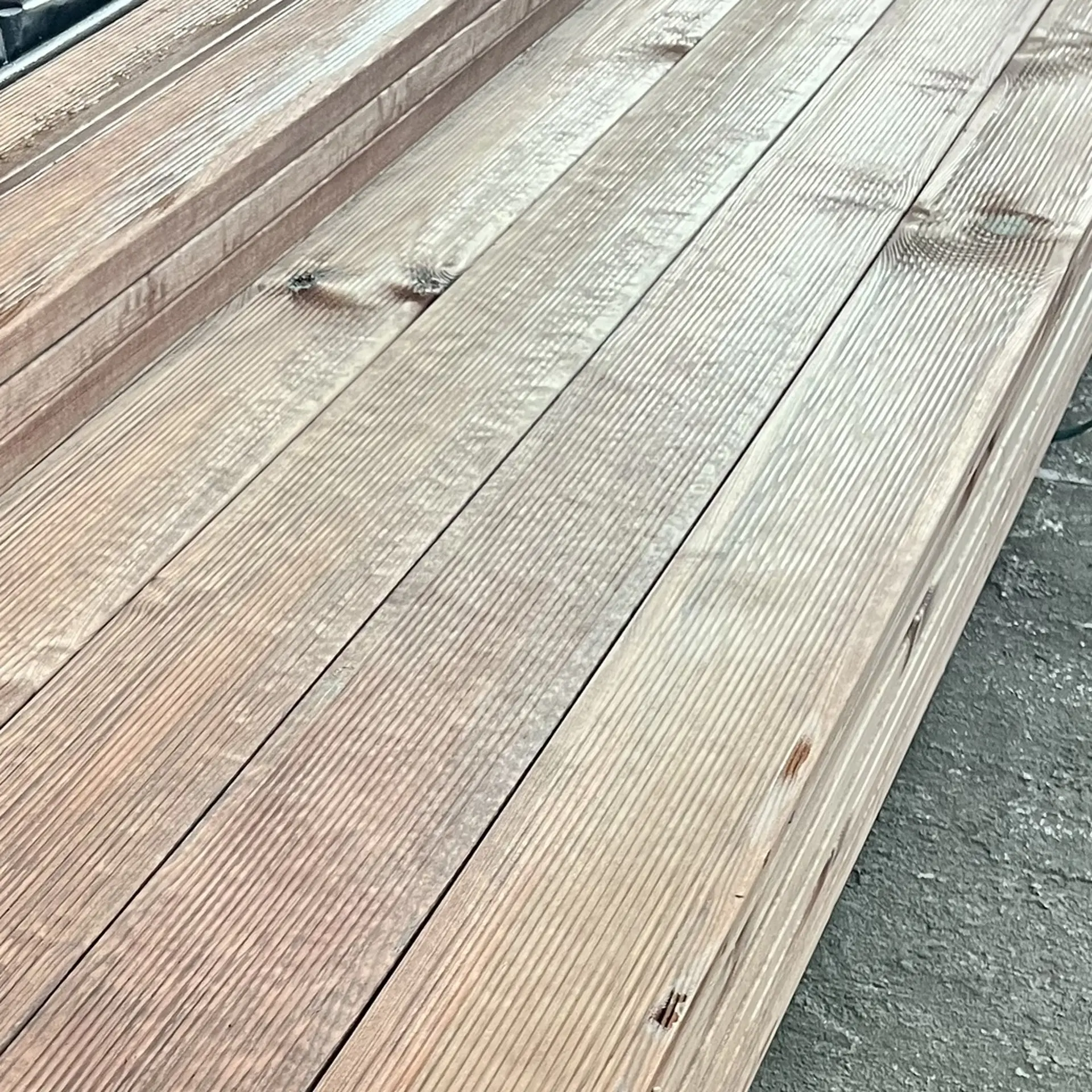 Brown Pine Decks Treated - 28 x 120 x 3600 (1 classe)