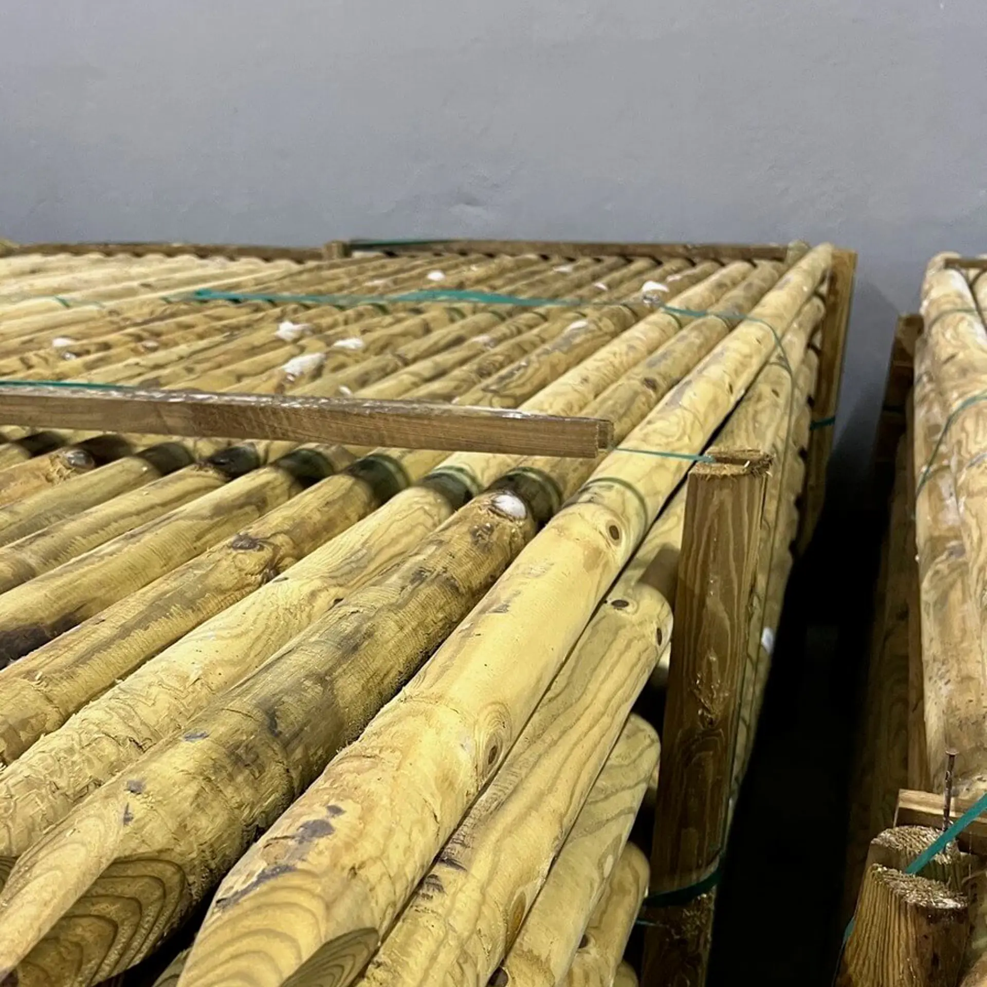 Postes Torneados de Pinho - 90x2000